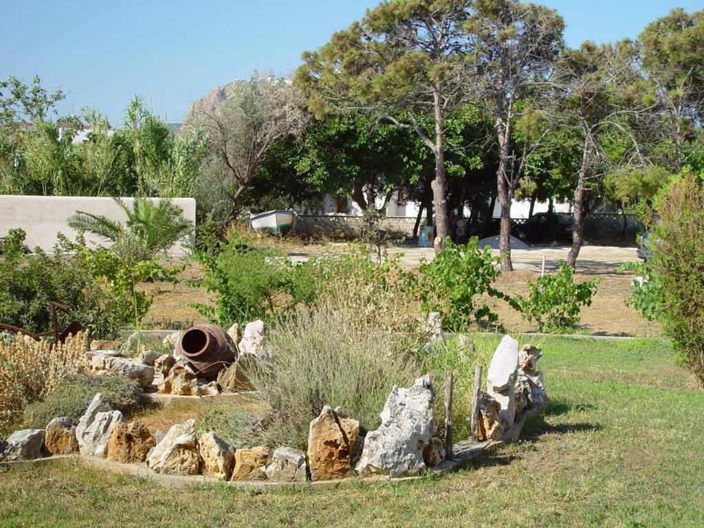 סקירוס Hotel Angela מראה חיצוני תמונה